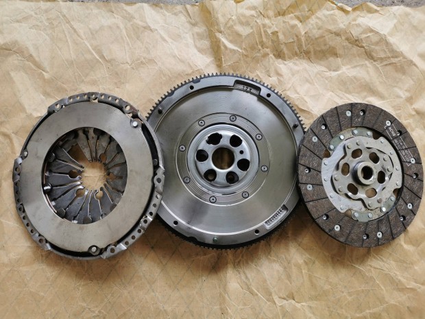 Golf IV Sachs új kuplungszett vw skoda seat audi 038105264d