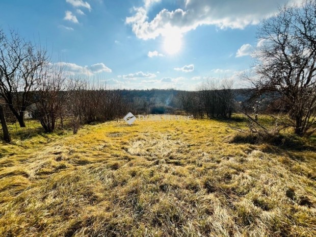 Gombai 1922 nm-es telek elad�