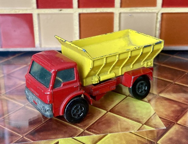 Gombkerek Matchbox Superfast Grit Spreader Truck. tkapar billencs