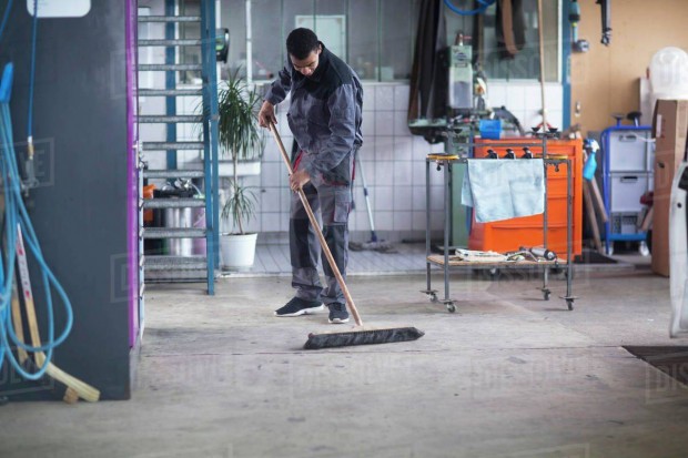 Gondnok, m�hely karbantart�