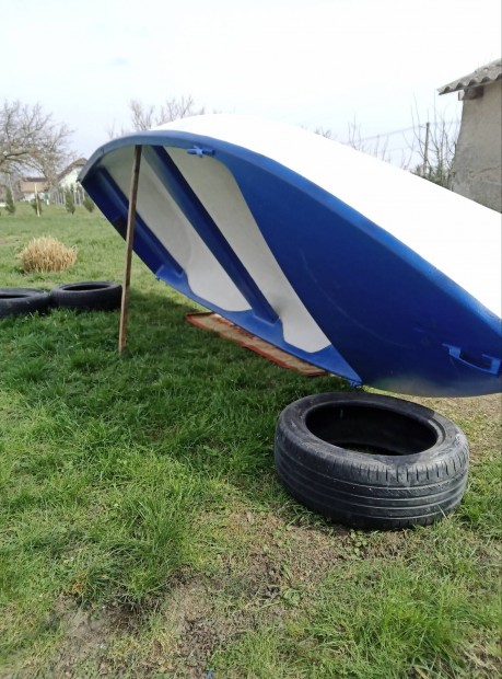 Gondoz�smentes gy�ri sir�ly m�anyag cs�nak