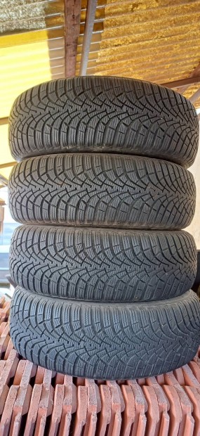 Good Year 205/60 R16 téli gumigarnitúra eladó