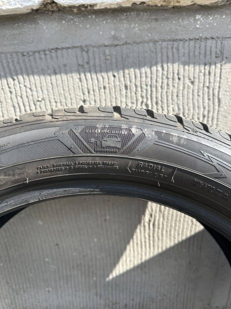 Good Year 215/50R19 93T DOT4320 téi gumi