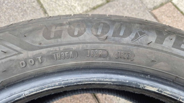 Good Year 215/50 R17 electric drive