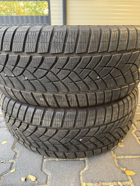 Good Year 245/55 R17 téli gumik