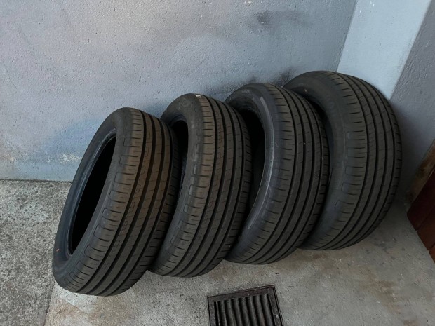 Good Year Efficient Grip nyári gumi 205/55R17