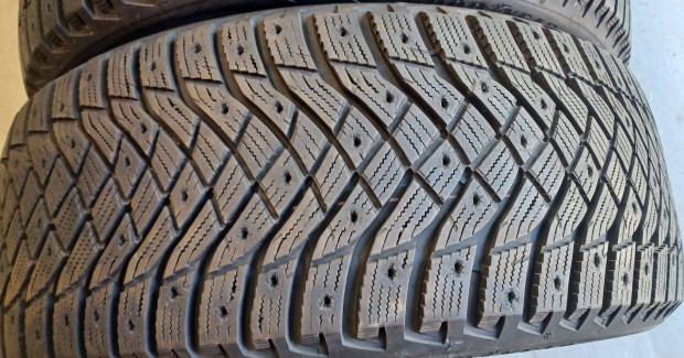 Good/Year Ultragrip Arctic2 245/45 R19 téli gumik 125e./4db.10mm