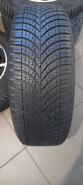 Good year 215/60R17 négyévszakos