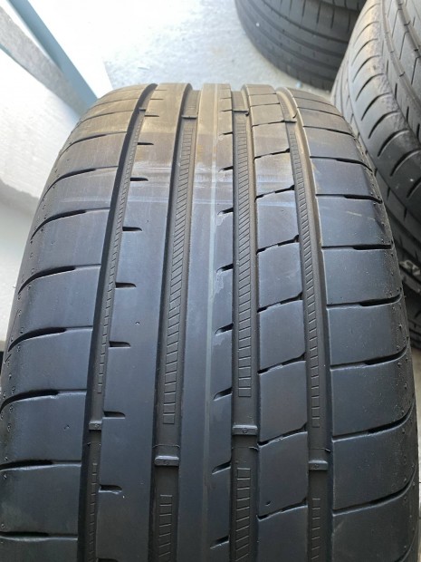 Good year 235/45 r19 nyri gumi 235/45r19