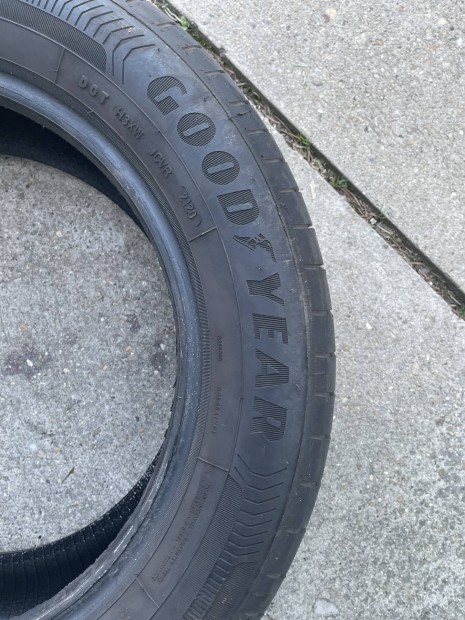 Good year ny�ri gumi elad� 