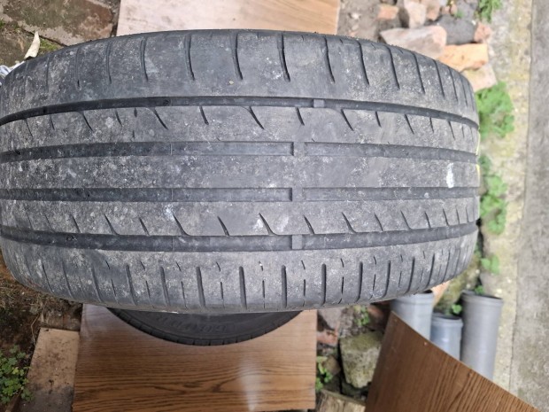 Goodride 235/45 ZR17 97W Nyári szett