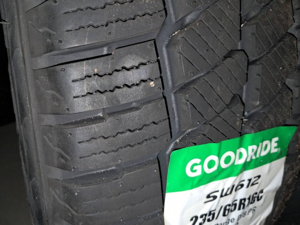 Goodride 235/65R 16C 4db