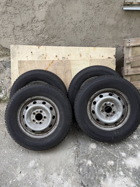 Goodride SW612 215/70 R15C 109/107R t�li gumigarnit�ra lemezfelnivel