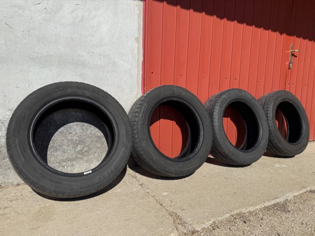 Goodyear 195/60 R16C nyári gumi 4db