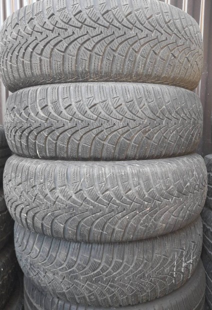 Goodyear 195/65 R15 tli gumi 4db egyforma