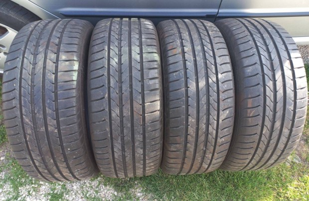 Goodyear 215/50 R17 nyriak