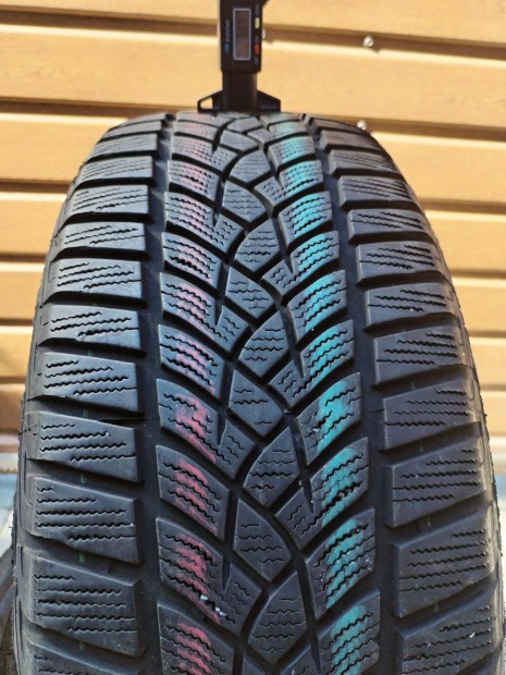 Goodyear 215 55 17 téli gumi 2 db 2021.43.hét