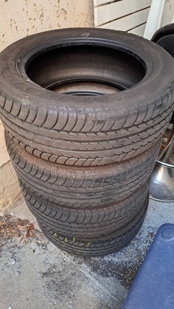 Goodyear 215/55 R16 nyrigumi szett