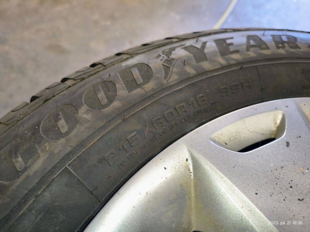 Goodyear 215 60 r16 téli kerekek (4db)