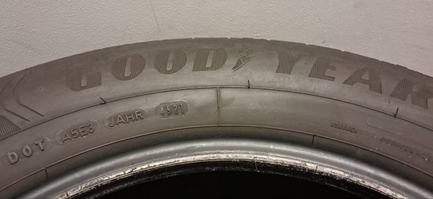 Goodyear 215/65R17 99V nyri gumi.