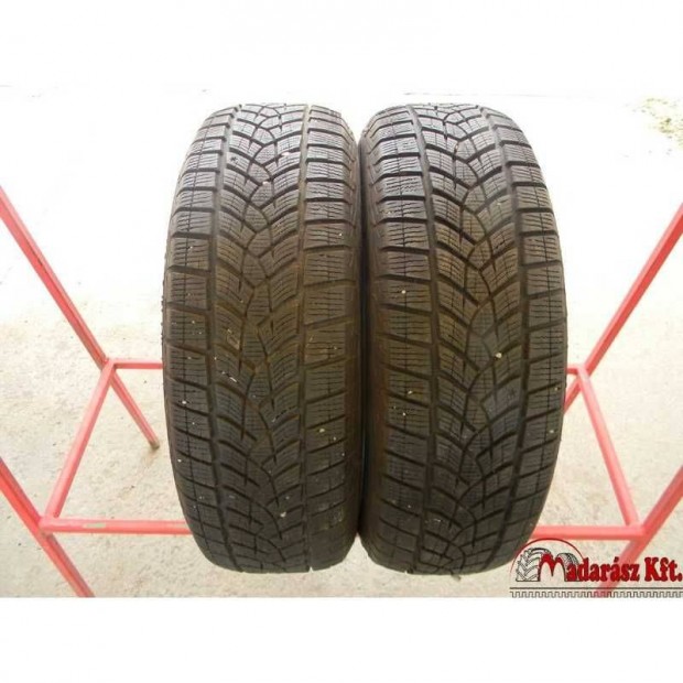 Goodyear 215/65R17 Ultragrip használt téli abroncs V99