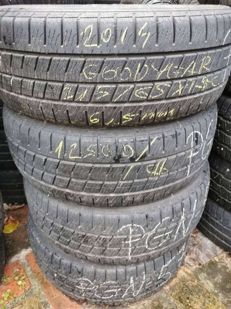 Goodyear 215 65 15C ngy vszakos gumi elad