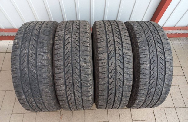 Goodyear 215/65 R15 C-s tli gumi garnitra!