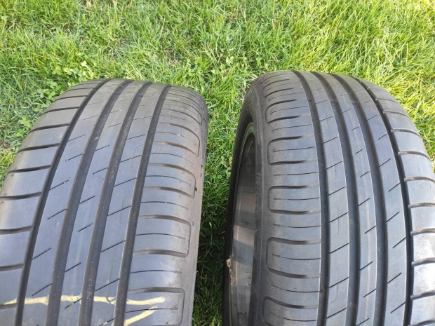 Goodyear 225/55 r17 nyrigumi 