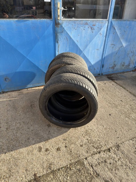 Goodyear 245/45 R18 t�li gumi garnit�ra elad�( Csak egyben)