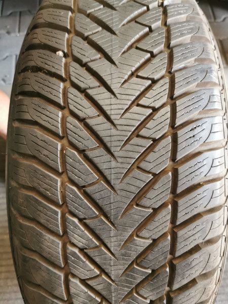 Goodyear 255/60R18 UG8 8mm DOT21 hasznlt gumi HG10572 tli