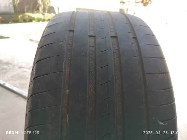 Goodyear 275/35 R19