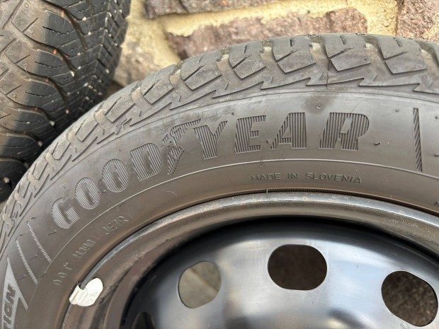 Goodyear 4 évszakos 185/60 r15-ös gumi