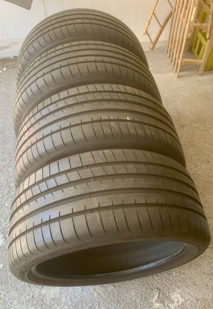 Goodyear Eagle F1 225/40-255/35 R19