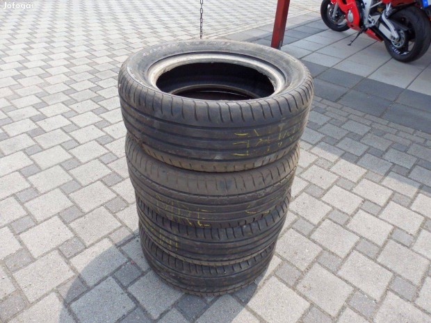 Goodyear Efficient Grip gumi garnitra 225/55 R16