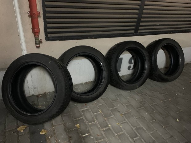 Goodyear Efficientgrip 205/50 R17 nyri gumi