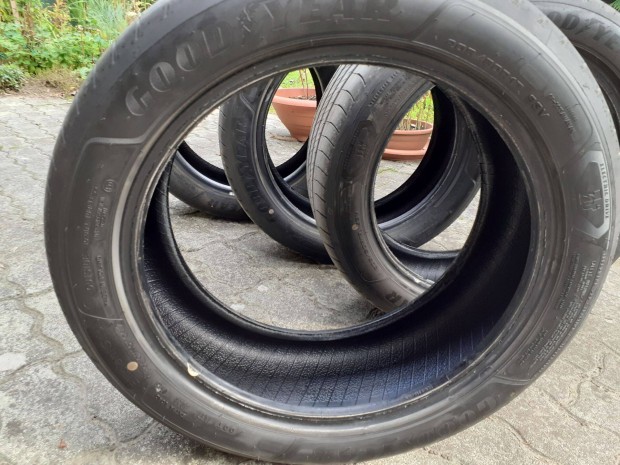 Goodyear Efficientgrip Performance2 205/50 R17 nyri gumi