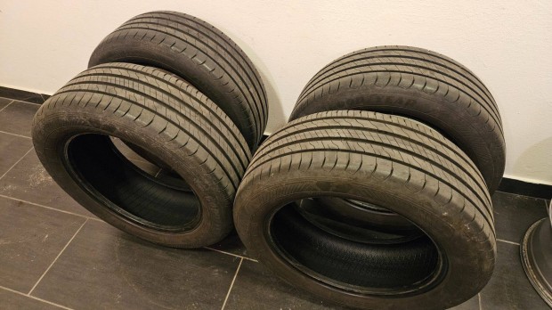 Goodyear Efficientgrip Performance2 205/55 R16 nyri gumi
