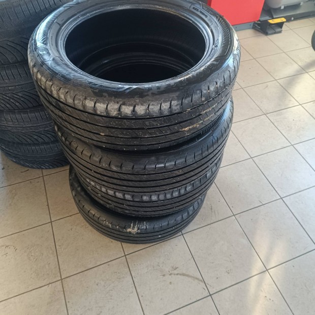 Goodyear Efficientgrip SUV 225/55 R19 99V - 4 db, nagyon j� �llapotban