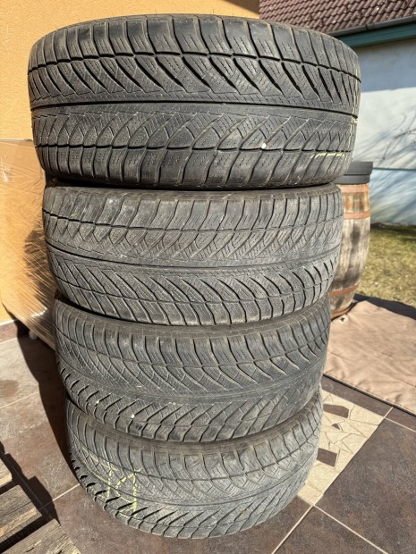 Goodyear Ultragrip 8 245/45 R19