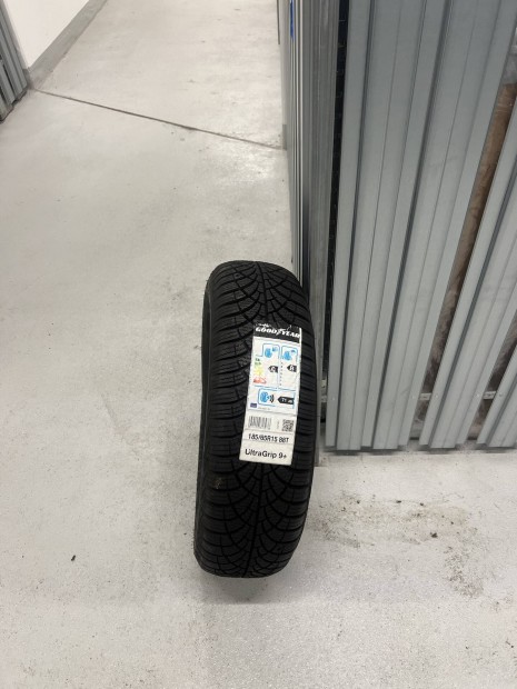 Goodyear Ultragrip 9+ 185 65 R15 88T 4db téligumik