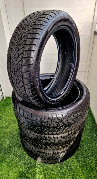 Goodyear Ultragrip Permormance+ XL 215 50 R19 97H