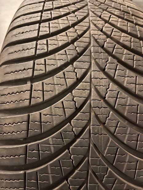 Goodyear Vector 225/50 R18 4 vszakos gumi