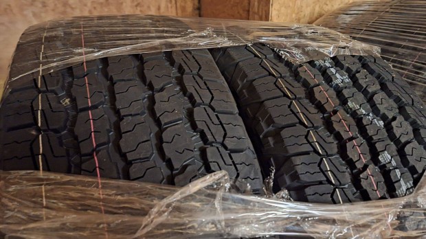 Goodyear Wrangler All-Terrain Adventure 265/60 R18 110T