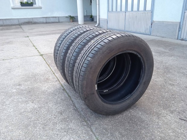 Goodyear nyári gumi garnitúra 185/65R15