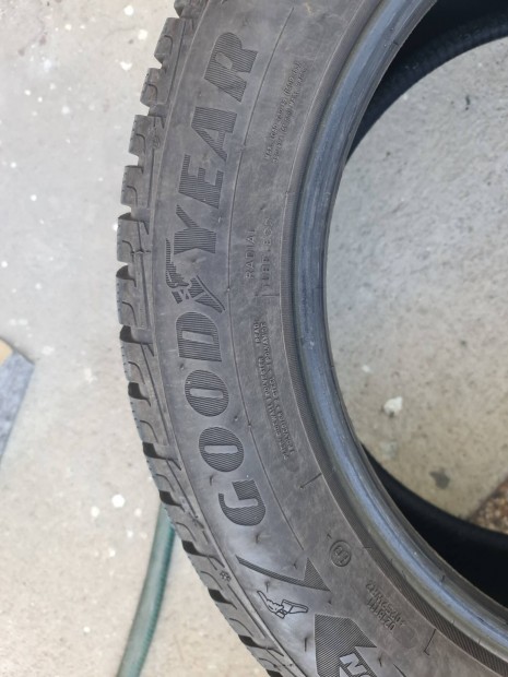 Goodyear téli gumi 225/55 R17