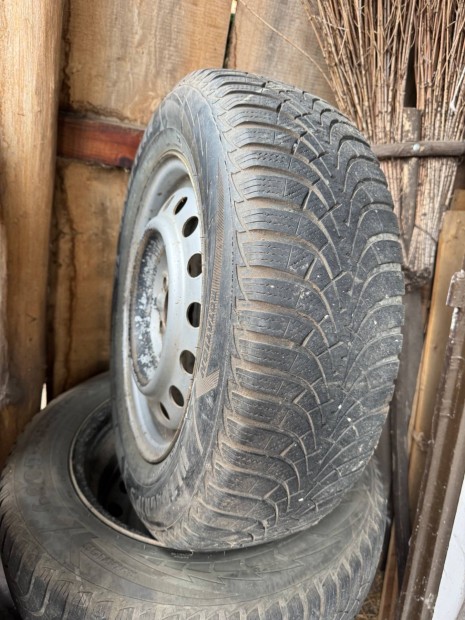 Goodyear ultragrip 9 teligumi