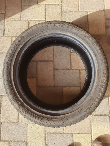 Goodyear vector 4seasons gumi 235/45/17 235/45 r17