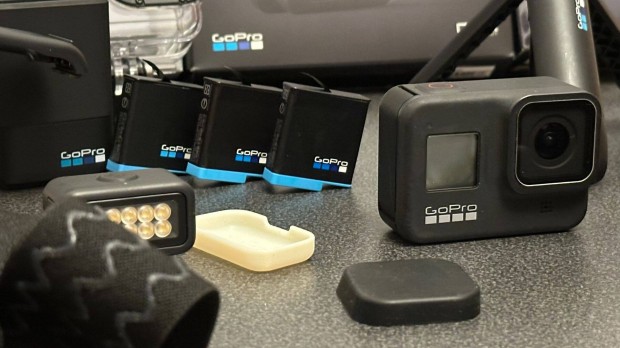 Gopro HERO 8 Black + prémium kiegészítők szinte új, teljes szett eladó