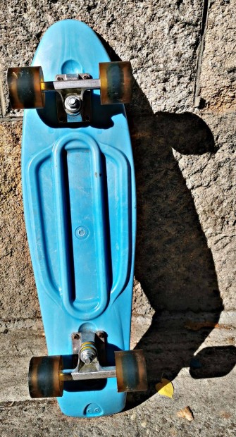 G�rdeszka 67 cm elad� j� �llapotban!