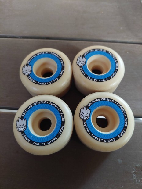 Grdeszka kerk 52mm Spitfire Wheels-formula four 99DU